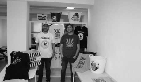 Larouch: camisetas y personalización de todo tipo de herramientas pero con unos valores muy claros