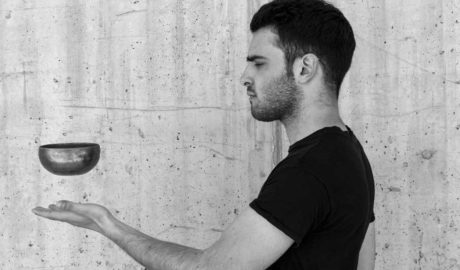 Guillem Serrano, percusionista: "En el colegio se debería enseñar adecuadamente la música y estimular a que los niños se animen a tocar un instrumento"