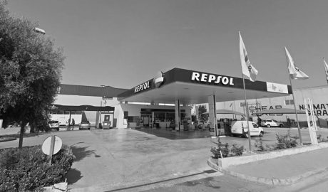 Una gasolinera de Teulada regala bollería y café a los trabajadores municipales que siguen trabajando durante la cuarentena
